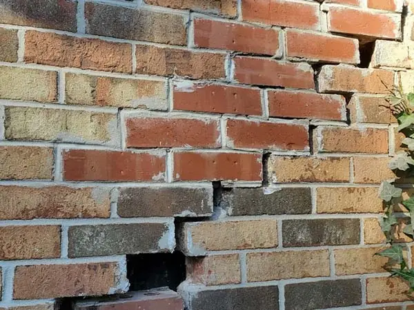 Yes, it's possible to repair a brick wall. The key is to identify the cause of the damage accurately and implement the appropriate repair technique.