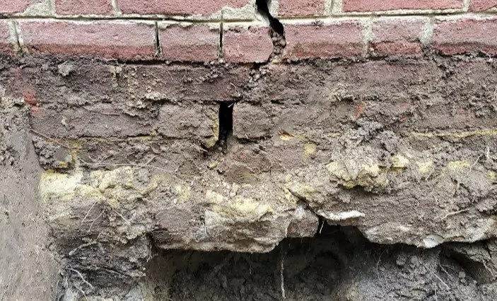 cracks in foundation