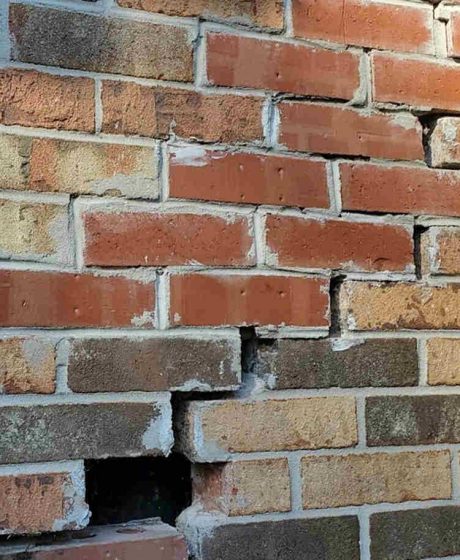 stair step cracks in brickwork