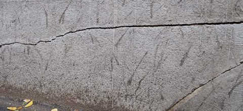 wall with cracks